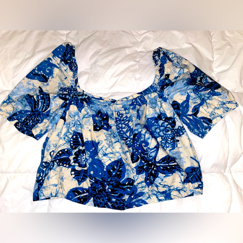 Floral navy blue crop top